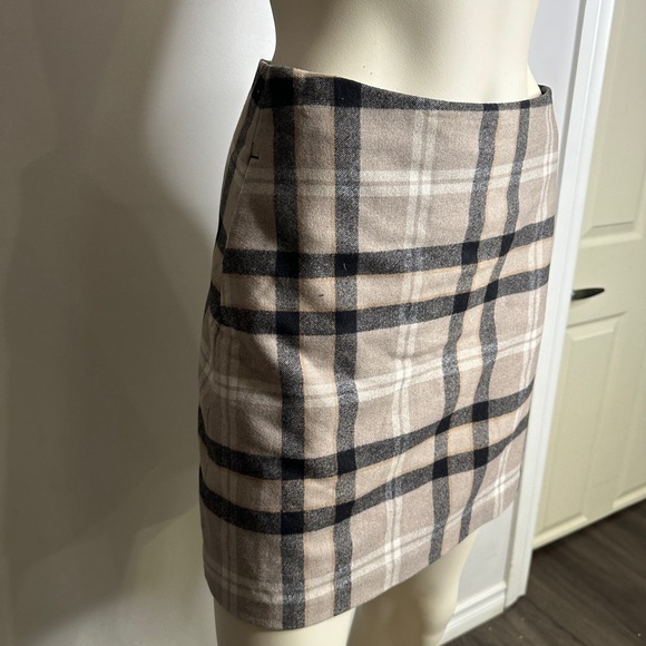Wilfred Wool Blend Plaid Mini Skirt size 8 - Picture 10 of 13